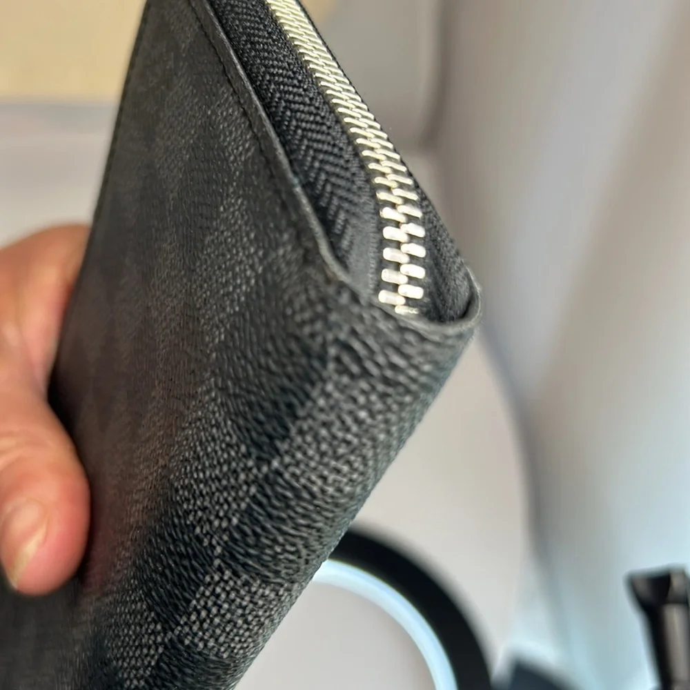 Louis Vuitton LOUIS VUITTON Wallet